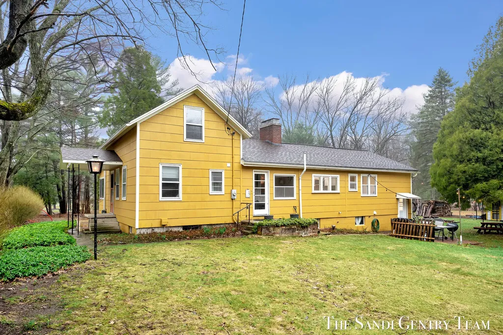 1111 2nd Street Pentwater Village MI 49449