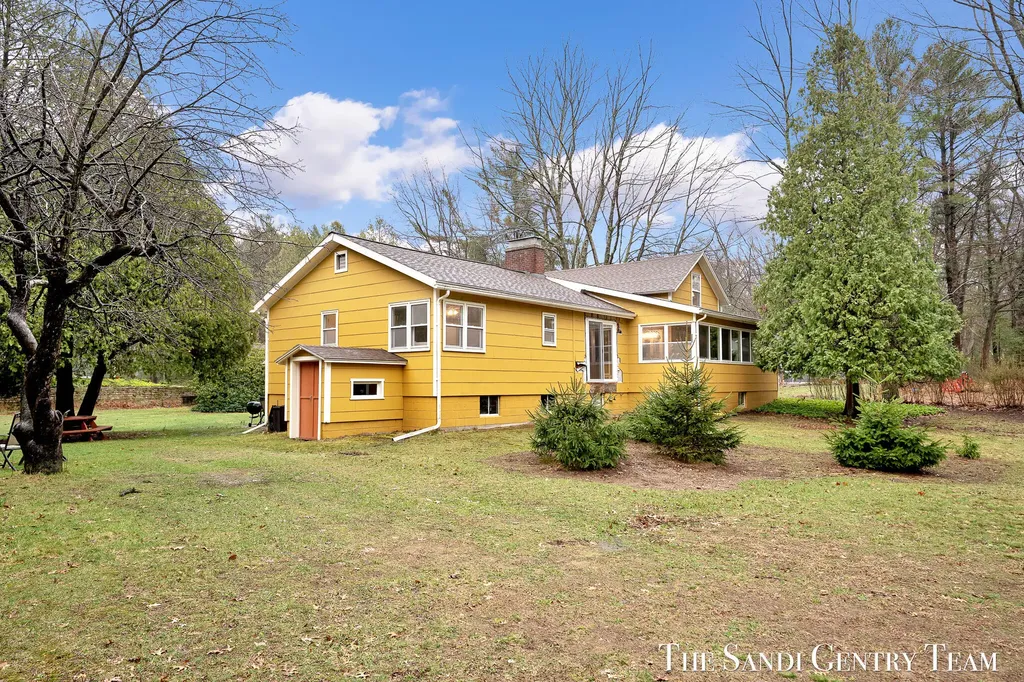 1111 2nd Street Pentwater Village MI 49449