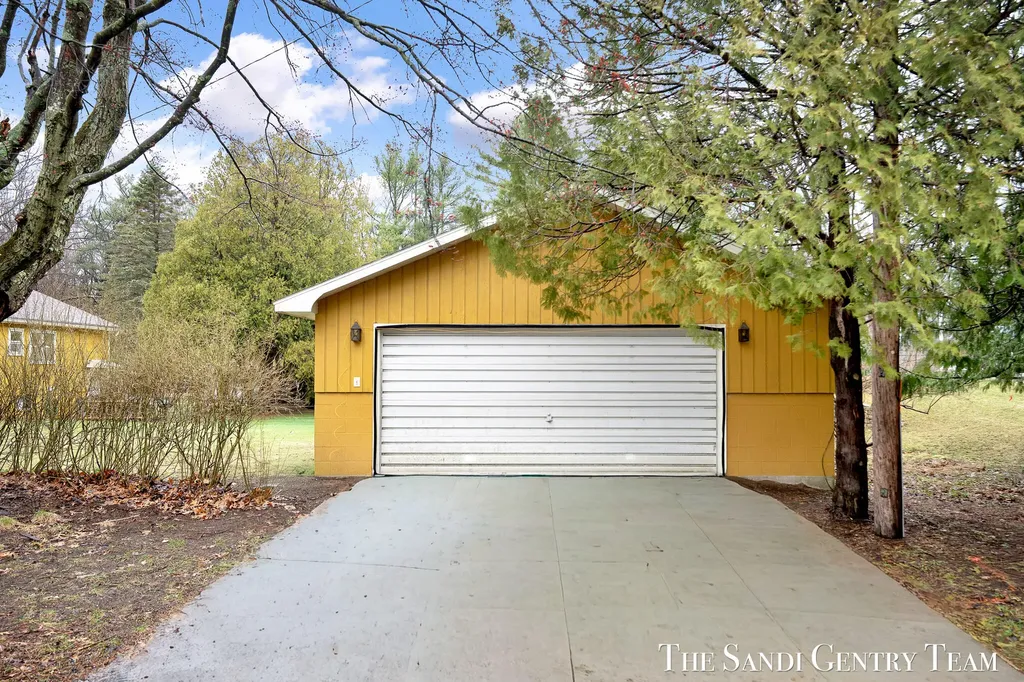 1111 2nd Street Pentwater Village MI 49449