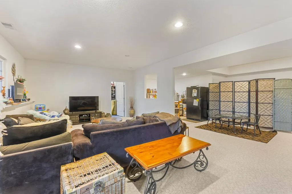 3317 Danglwood Court Fruitport Charter Township MI 49444