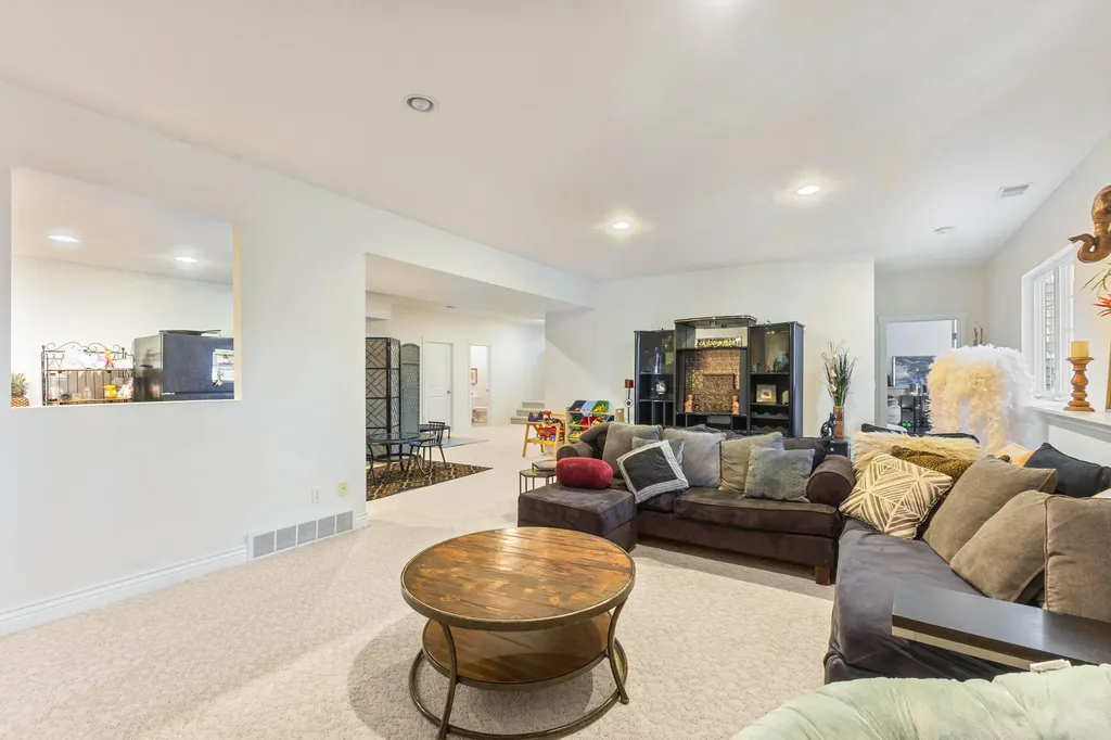 3317 Danglwood Court Fruitport Charter Township MI 49444