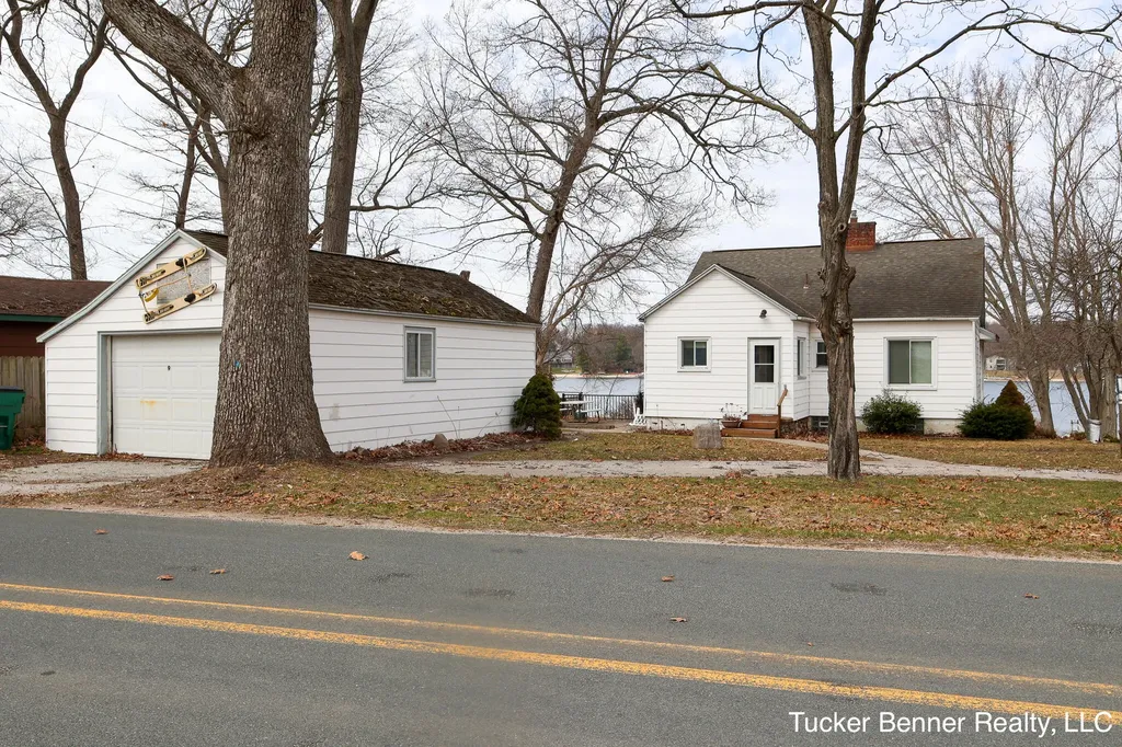 2378 Duff Road Dalton Township MI 49457