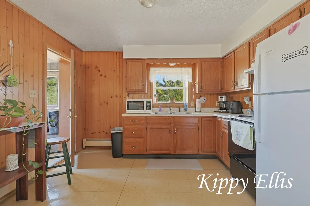 2860 Fenner Road Laketon Township MI 49445