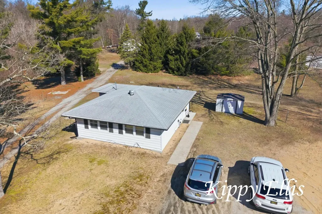 2860 Fenner Road Laketon Township MI 49445
