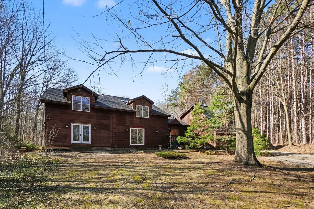 6570 145th Avenue Laketown Township MI 49423