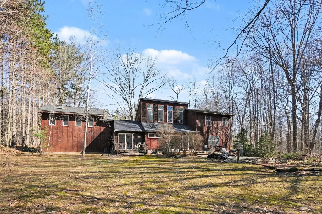 6570 145th Avenue Laketown Township MI 49423