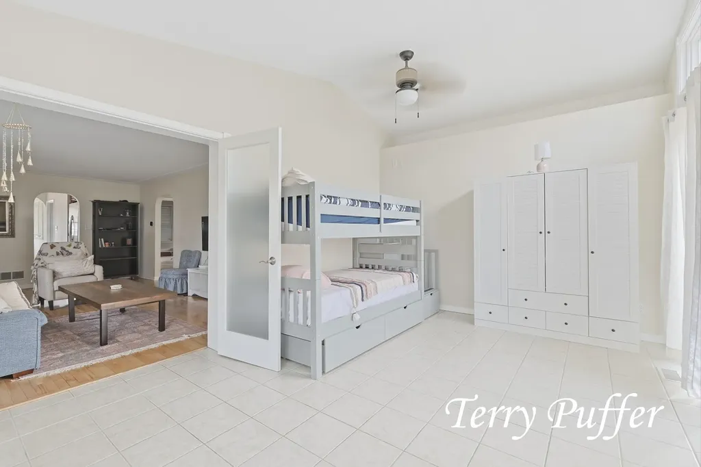 1559 Glenwood Avenue Laketon Township MI 49445