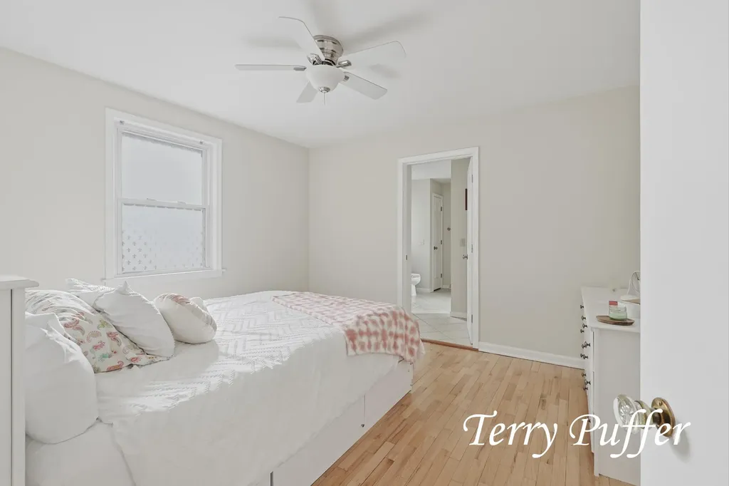 1559 Glenwood Avenue Laketon Township MI 49445