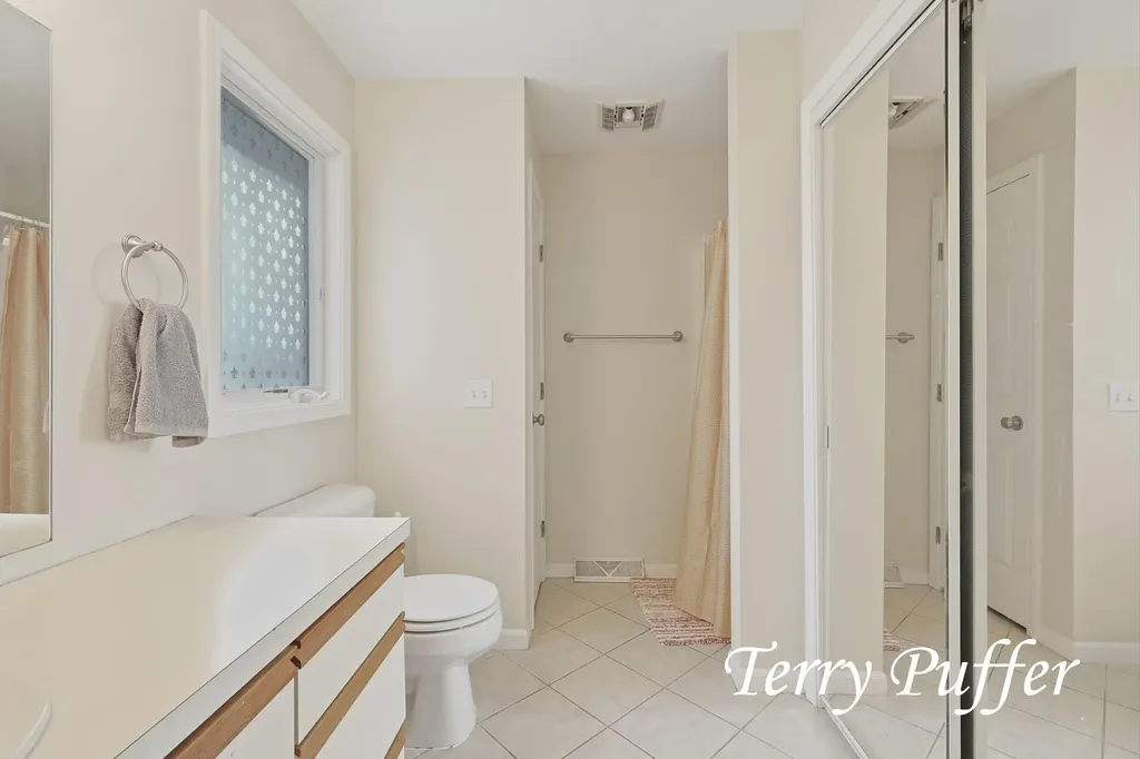 1559 Glenwood Avenue Laketon Township MI 49445