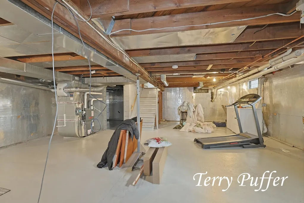1559 Glenwood Avenue Laketon Township MI 49445