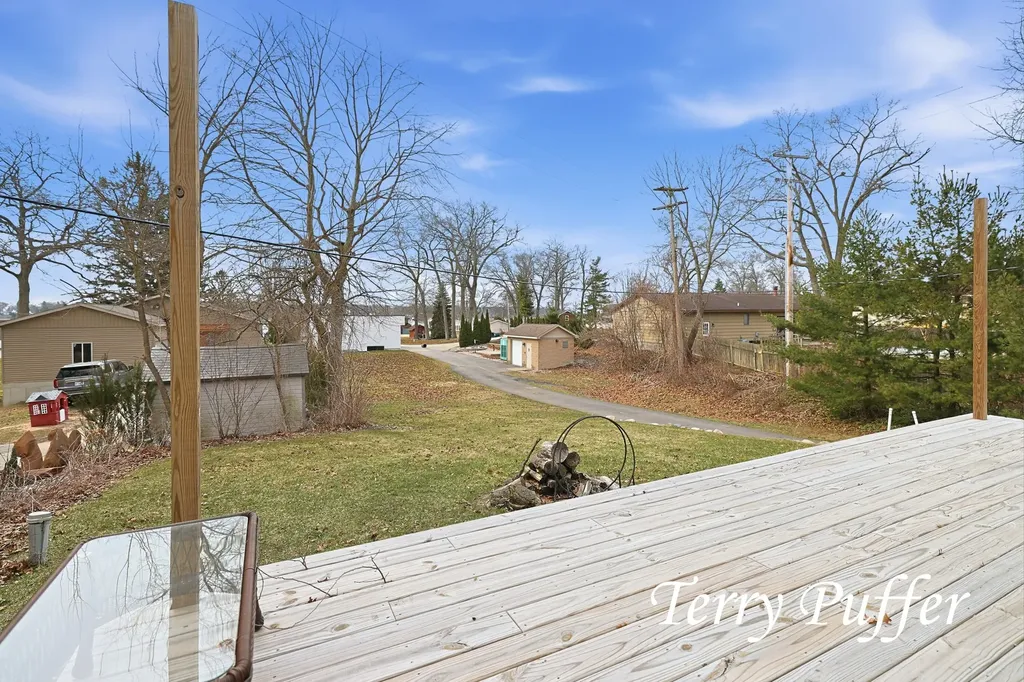 1559 Glenwood Avenue Laketon Township MI 49445