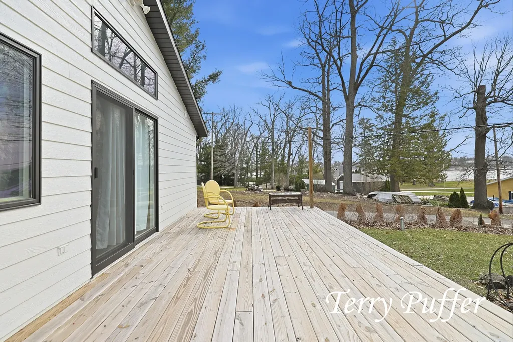 1559 Glenwood Avenue Laketon Township MI 49445