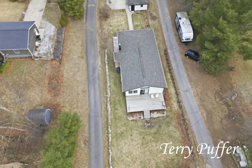 1559 Glenwood Avenue Laketon Township MI 49445