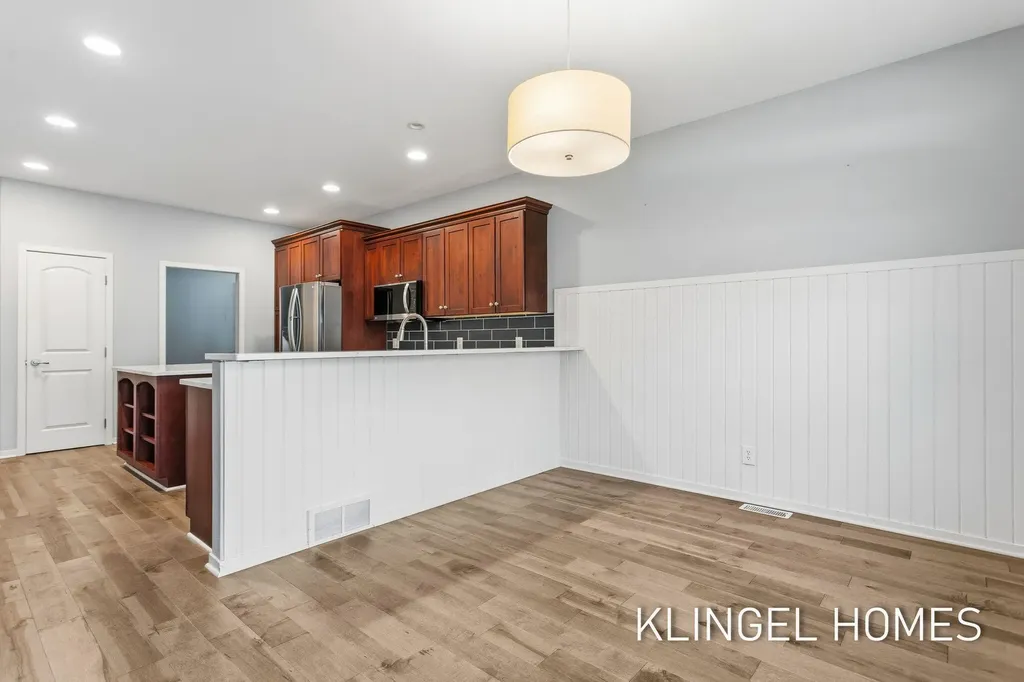 16480 Springvale Court Ferrysburg City MI 49456