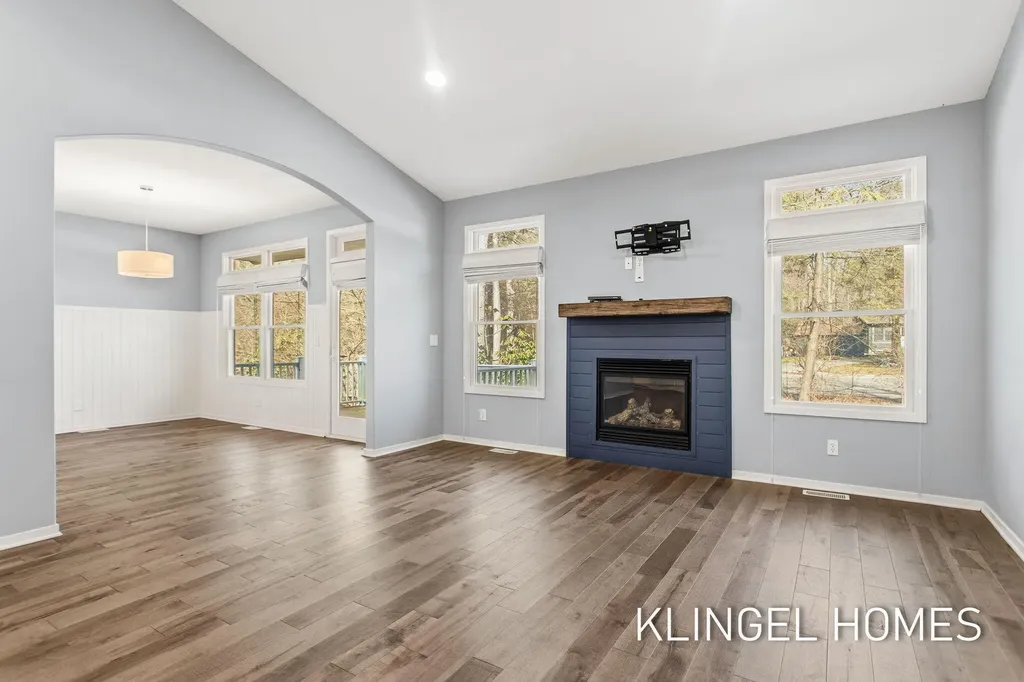16480 Springvale Court Ferrysburg City MI 49456