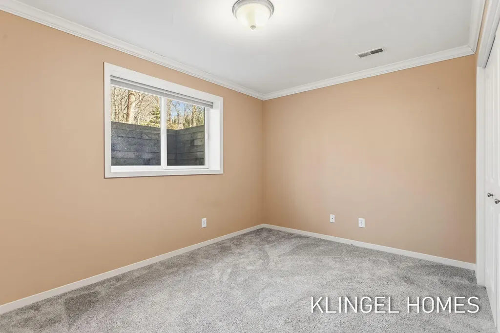 16480 Springvale Court Ferrysburg City MI 49456