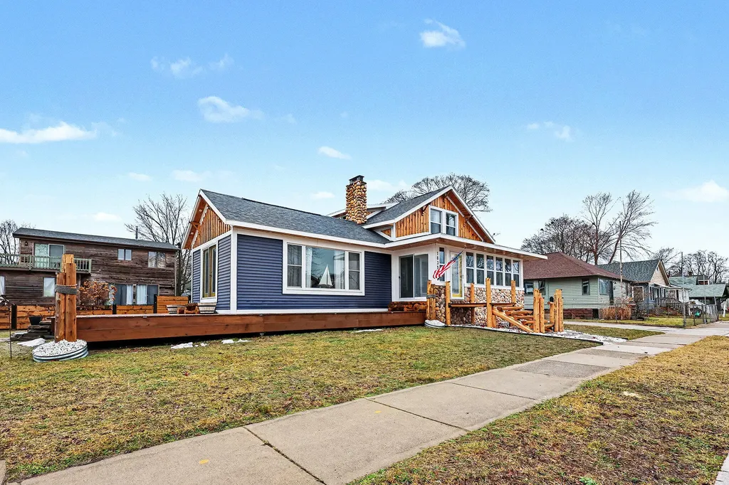1835 Edgewater Street Muskegon City MI 49441