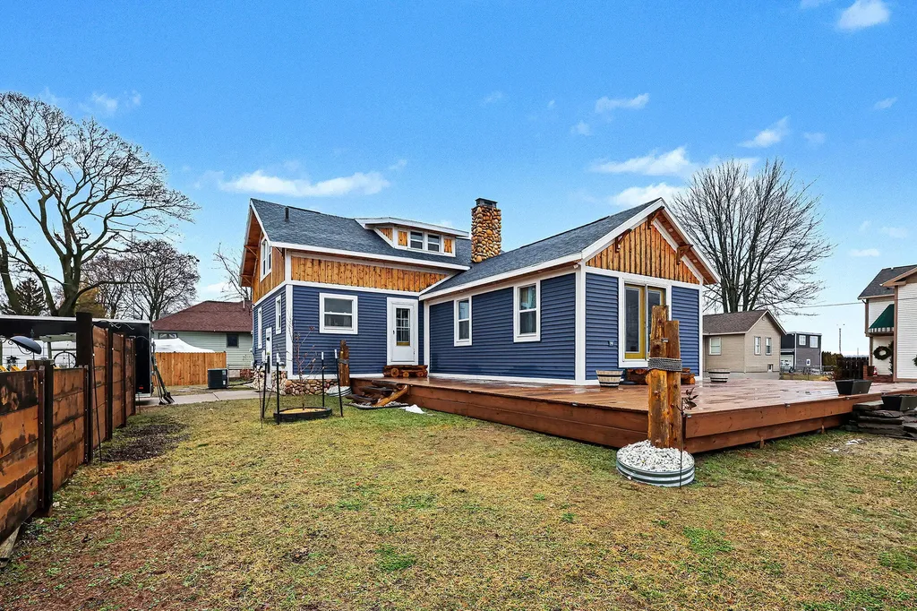 1835 Edgewater Street Muskegon City MI 49441