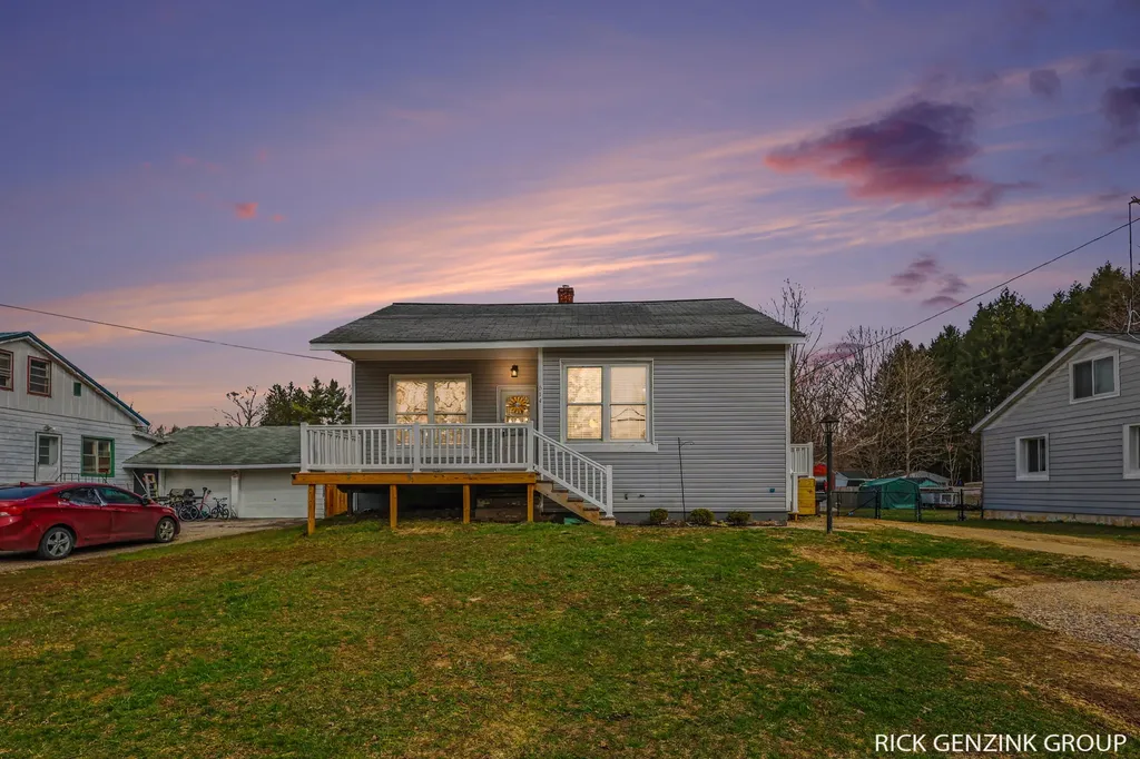 614 W High Street Bangor City MI 49013