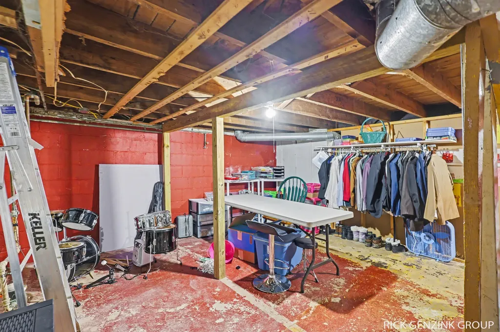 614 W High Street Bangor City MI 49013