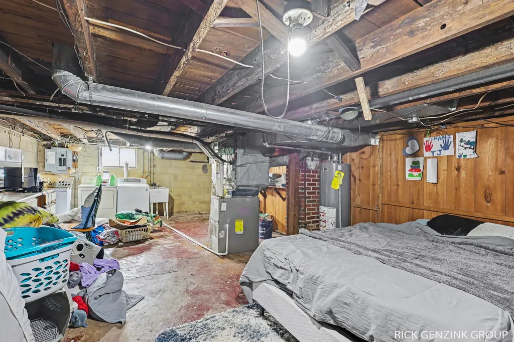 614 W High Street Bangor City MI 49013