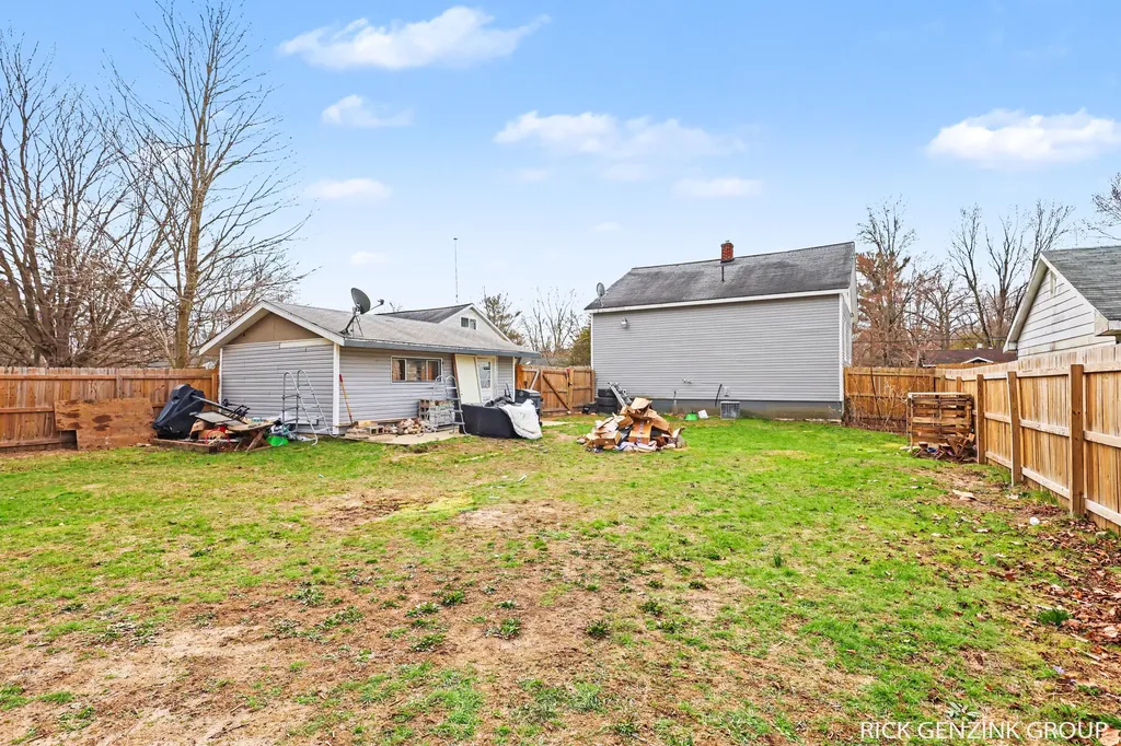 614 W High Street Bangor City MI 49013