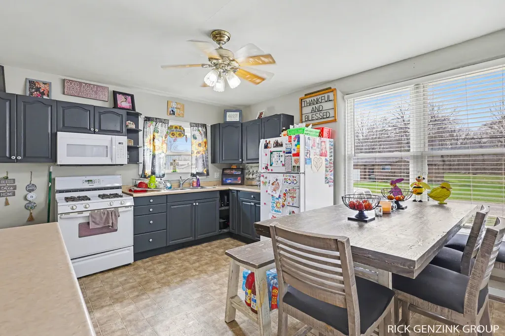 614 W High Street Bangor City MI 49013