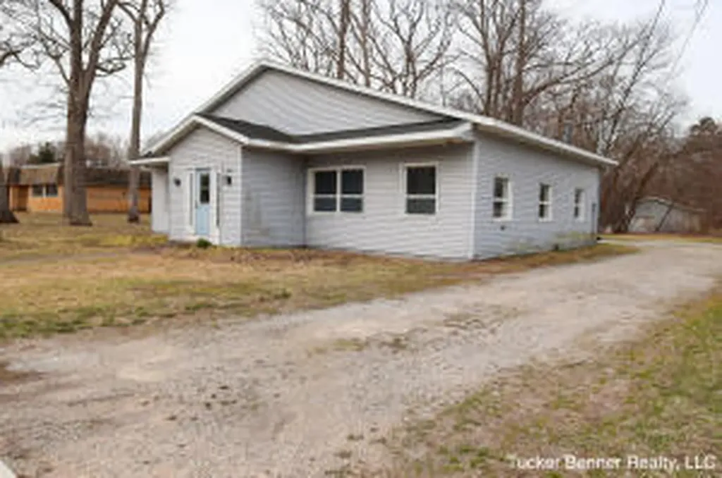 293 N 3rd Avenue Fruitport Village MI 49415