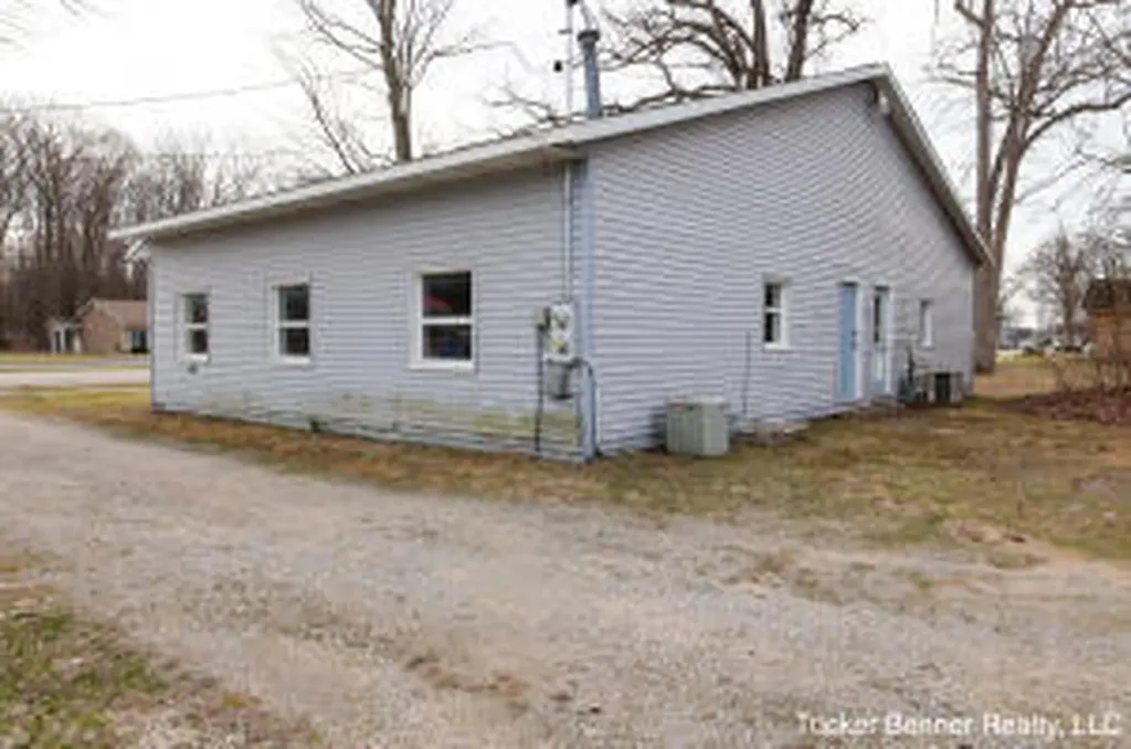 293 N 3rd Avenue Fruitport Village MI 49415