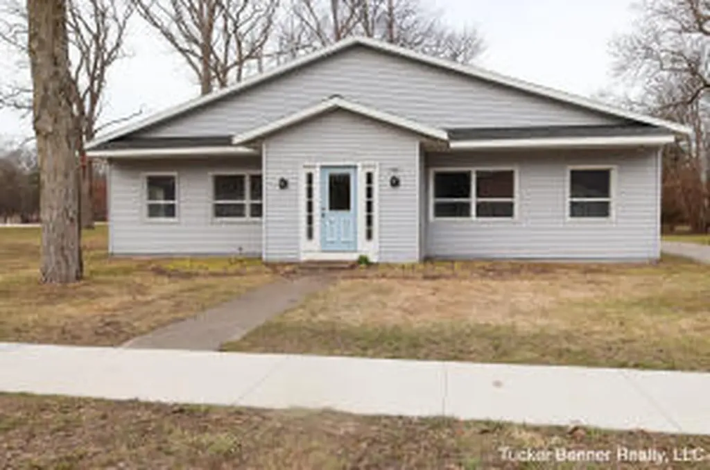 293 N 3rd Avenue Fruitport Village MI 49415