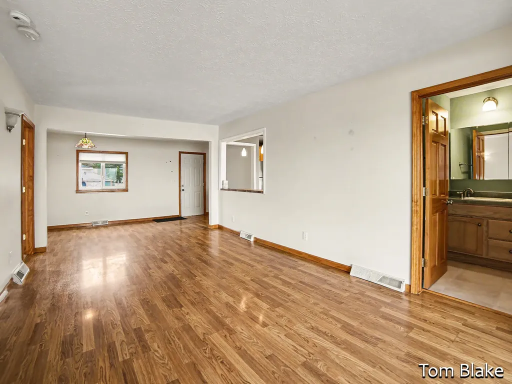 1834 Edgewater Street Muskegon City MI 49441