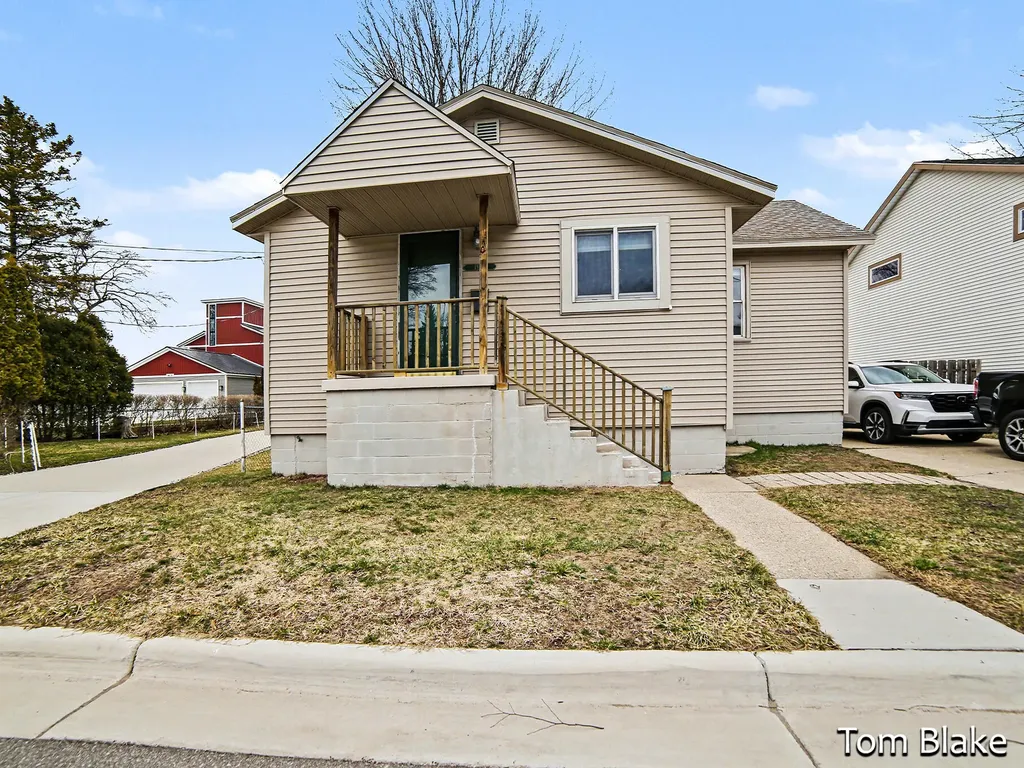 1834 Edgewater Street Muskegon City MI 49441