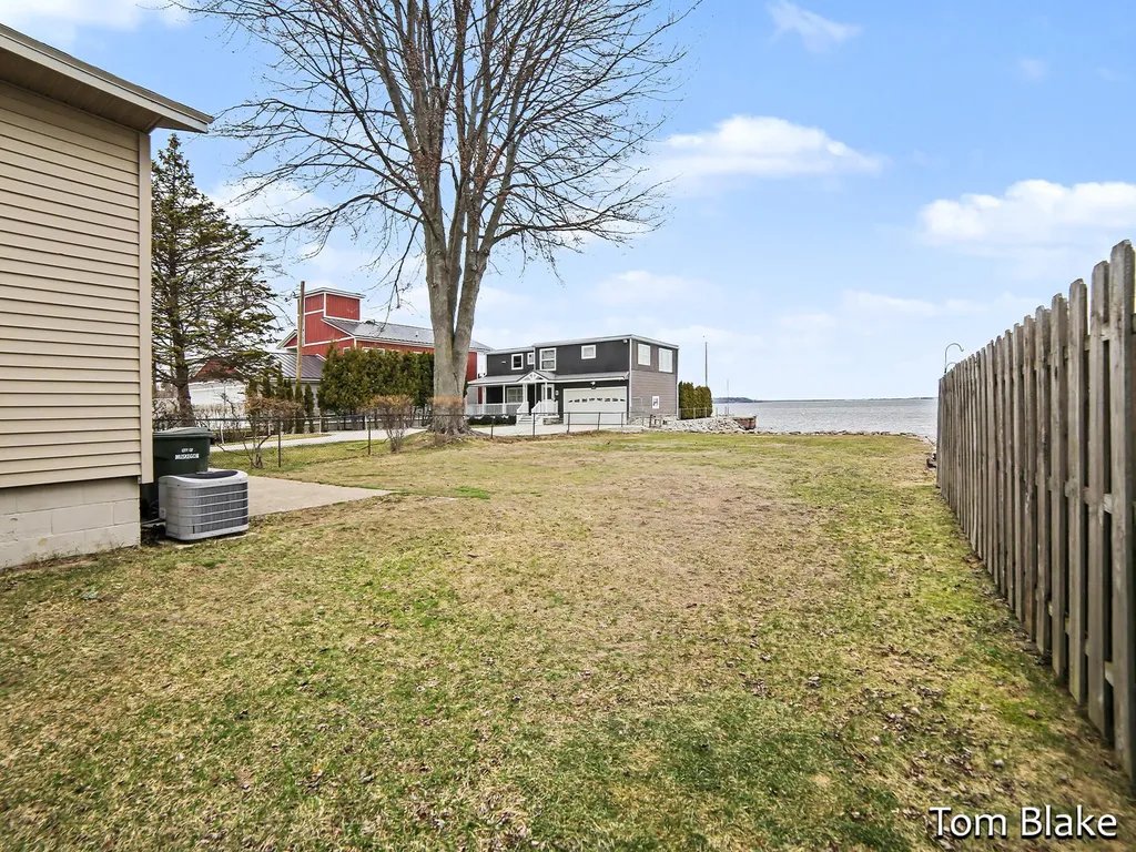 1834 Edgewater Street Muskegon City MI 49441