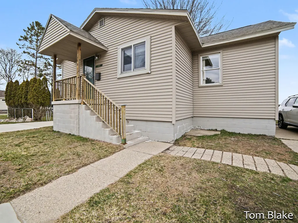 1834 Edgewater Street Muskegon City MI 49441