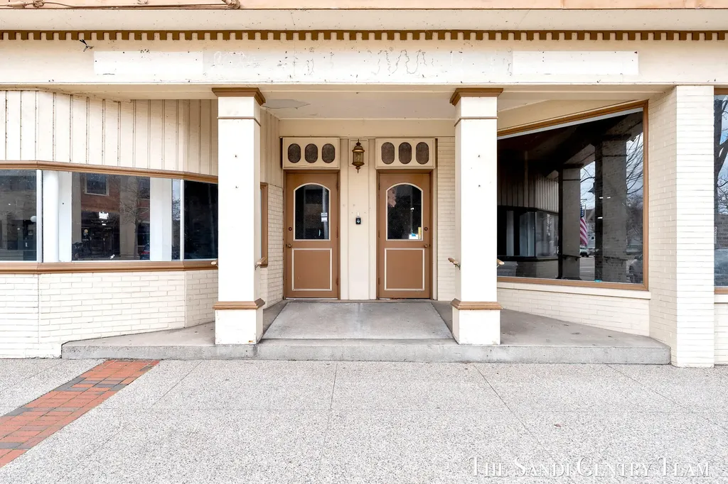 224 Washington Avenue Grand Haven City MI 49417