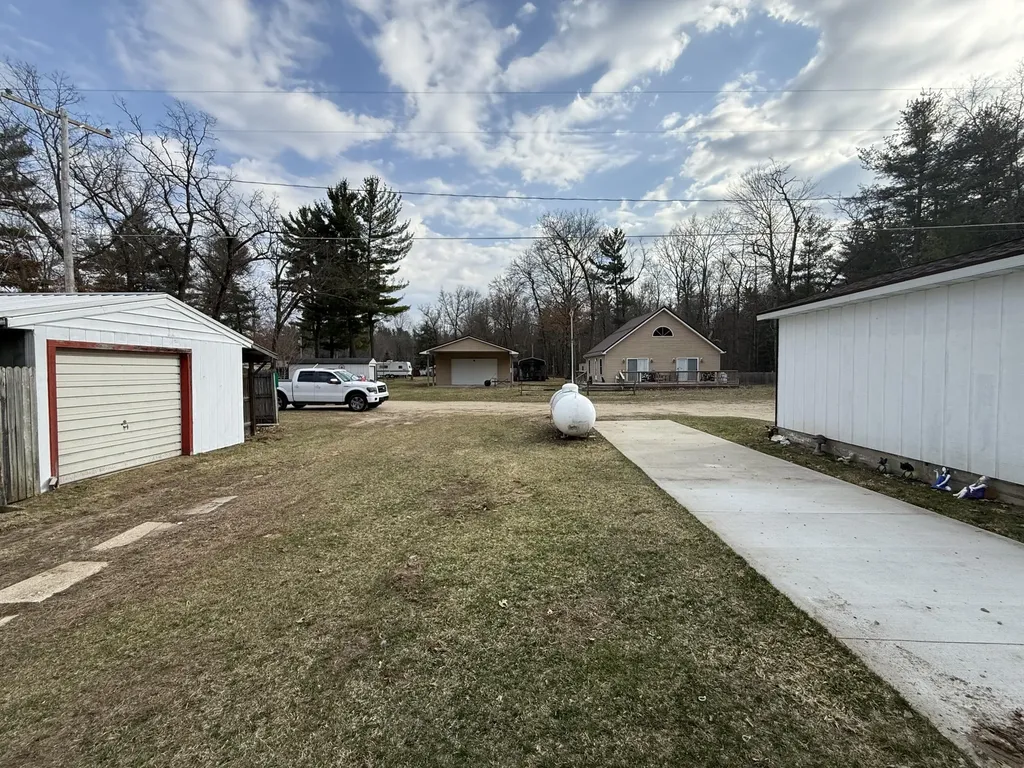8705 E James Street Big Prairie Township MI 49349