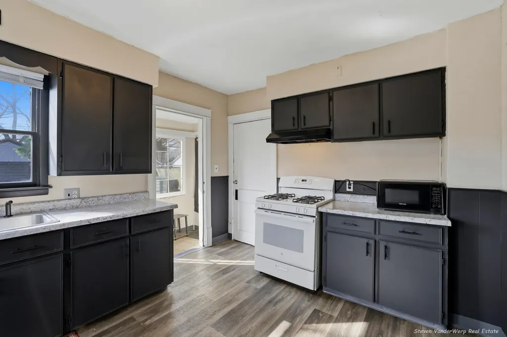 1721 Jarman Street Muskegon City MI 49442