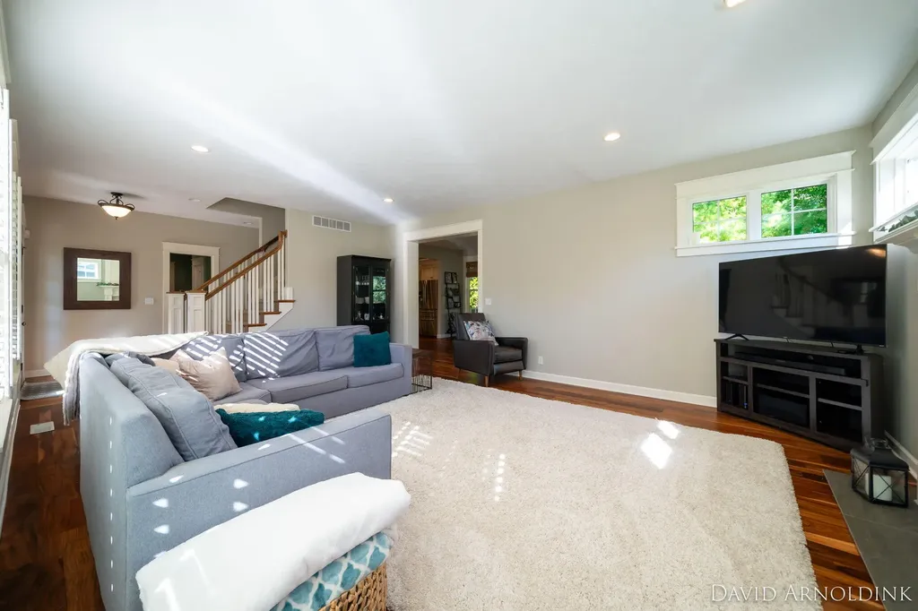 461 Island View Drive Park Township MI 49424