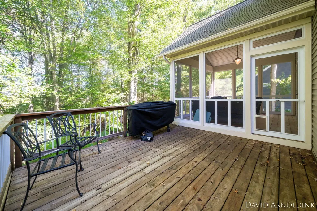 461 Island View Drive Park Township MI 49424