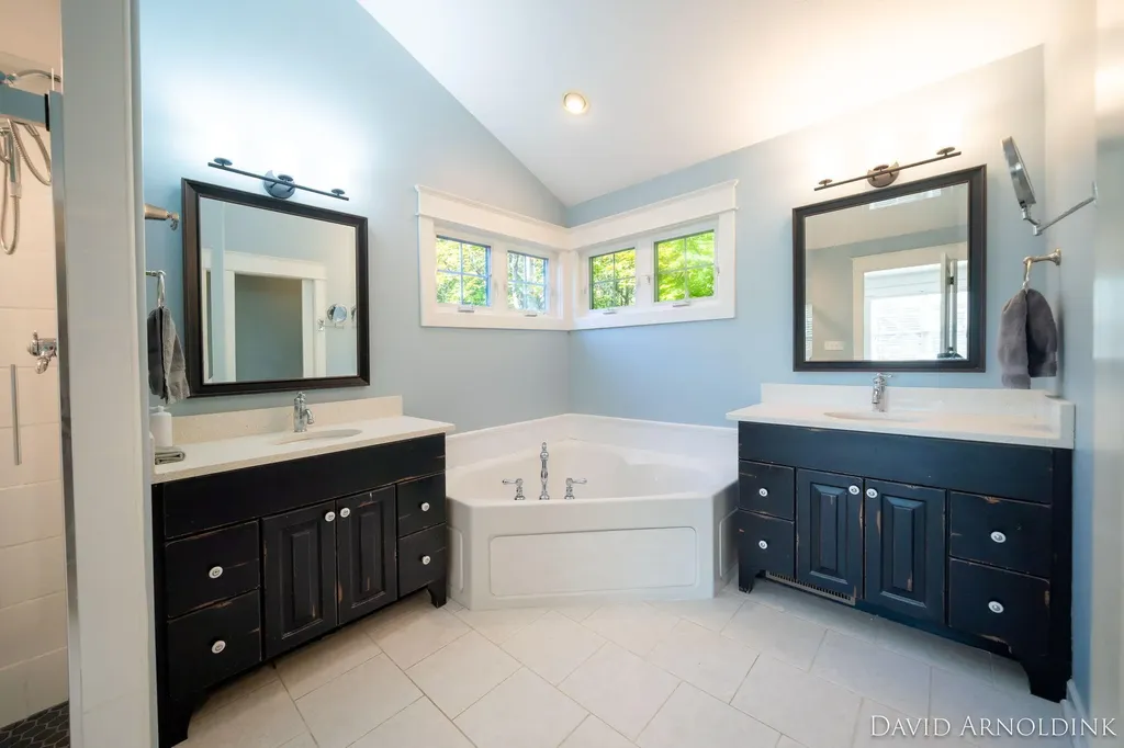 461 Island View Drive Park Township MI 49424