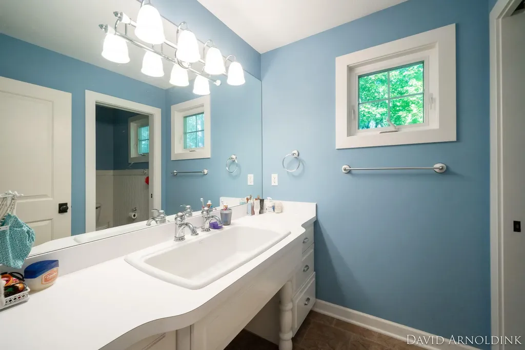 461 Island View Drive Park Township MI 49424