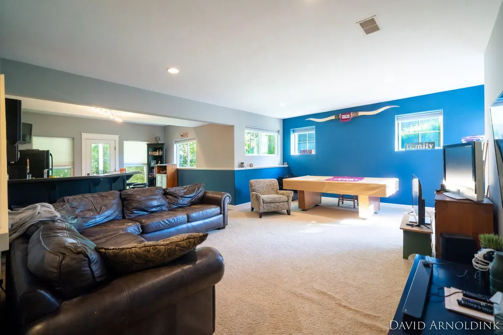 461 Island View Drive Park Township MI 49424