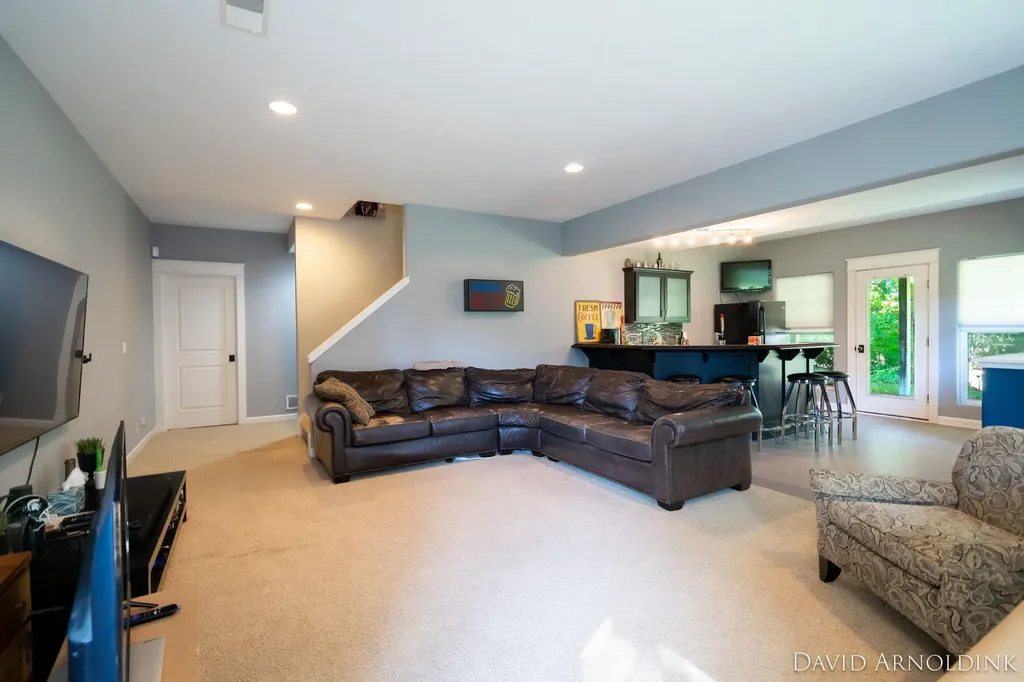 461 Island View Drive Park Township MI 49424