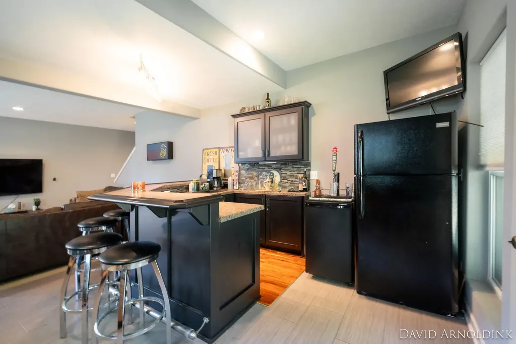 461 Island View Drive Park Township MI 49424