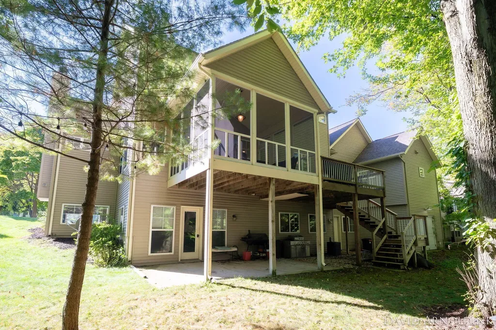 461 Island View Drive Park Township MI 49424