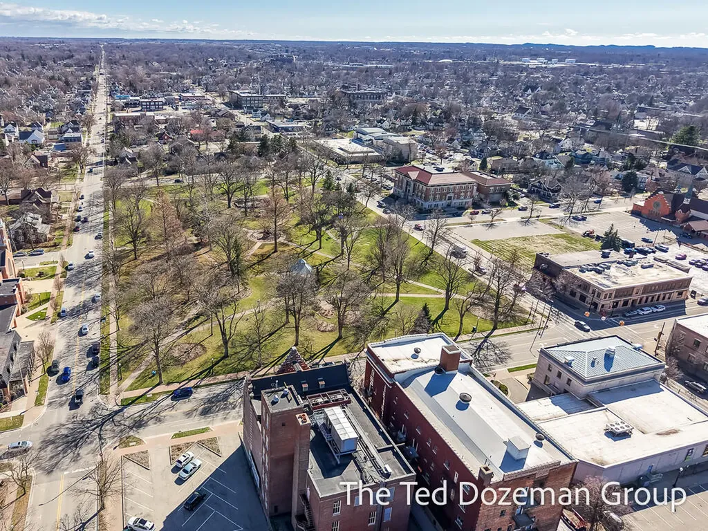 17 W 10th Street Holland City MI 49423