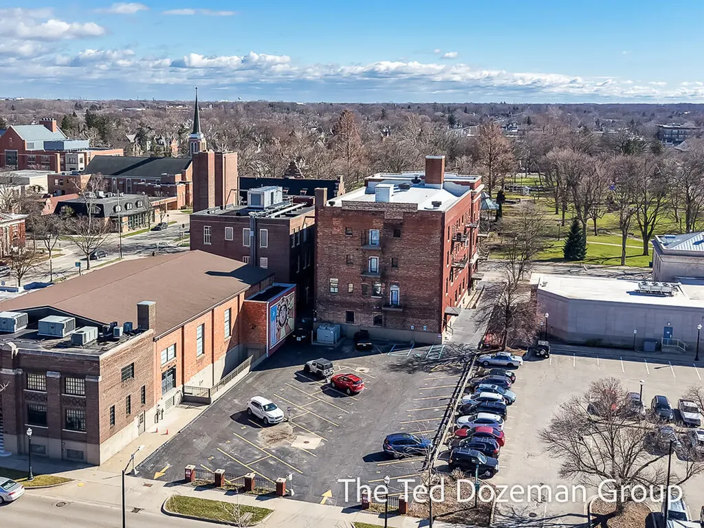 17 W 10th Street Holland City MI 49423