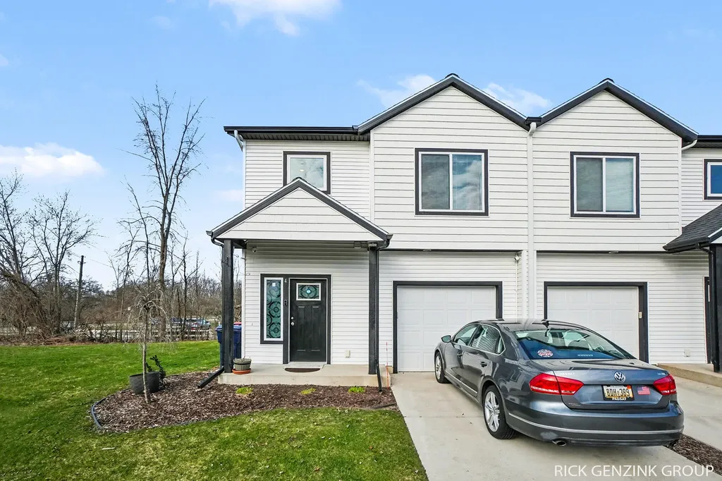 392 Harbor Town Court Holland City MI 49423