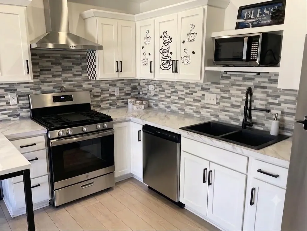 392 Harbor Town Court Holland City MI 49423