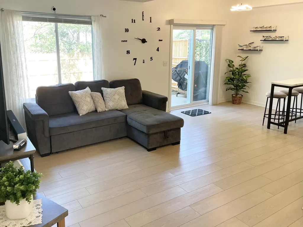 392 Harbor Town Court Holland City MI 49423